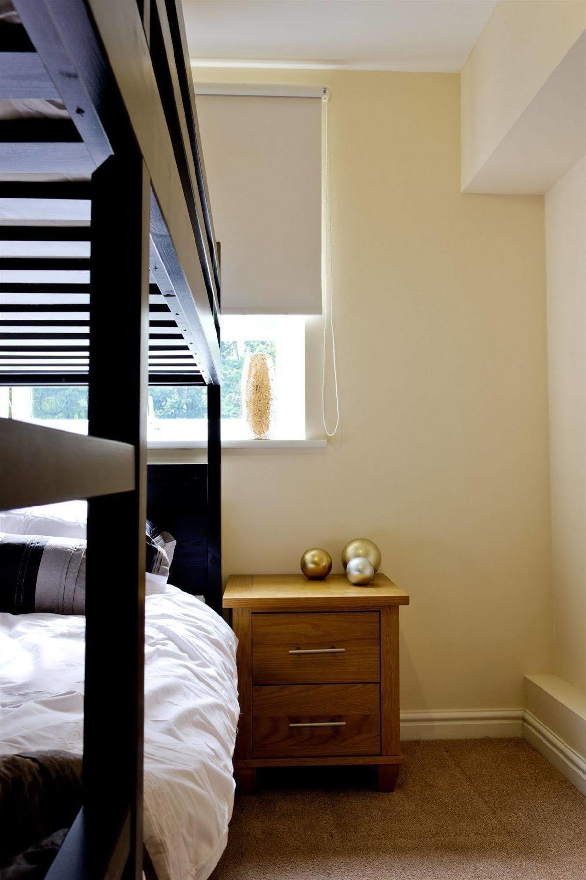 The Lindley Suite - Simple2Let Serviced Apartments Huddersfield Exterior photo